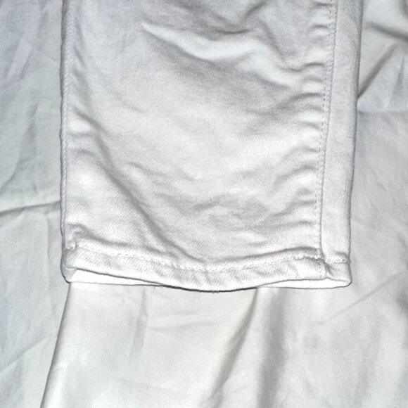 Signature Levi Strauss*White Mid-Rise Cropped Distressed Jeans - Picture 7 of 12